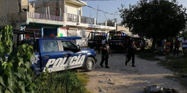 ASESINAN A UNA MUJER A BALAZOS EN EL ASENTAMIENTO IRREGULAR IN HOUSE EN PLAYA DEL CARMEN