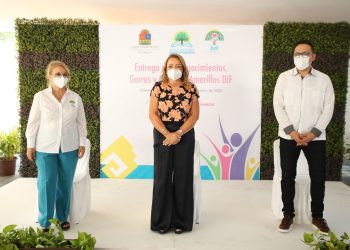 GABY REJÓN DE JOAQUÍN RECONOCE DEDICACIÓN Y ESFUERZO DE TRABAJADORES DEL DIF QUINTANA ROO