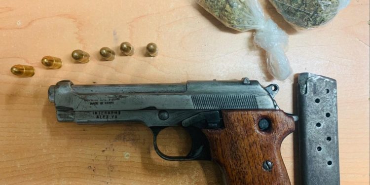 DETIENEN A INDIVIDUO CON ARMA DE FUEGO EN PLAYA DEL CARMEN