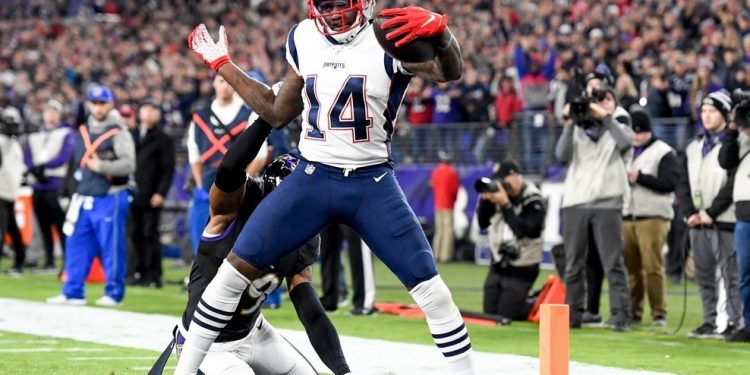 MOHAMED SANU FIRMA CON LOS 49ERS