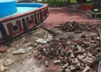 DAÑAN CAMIONES DEL AYTO DE OPB ESTRUCTURA DEL PARQUE DE LOS CAIMANES