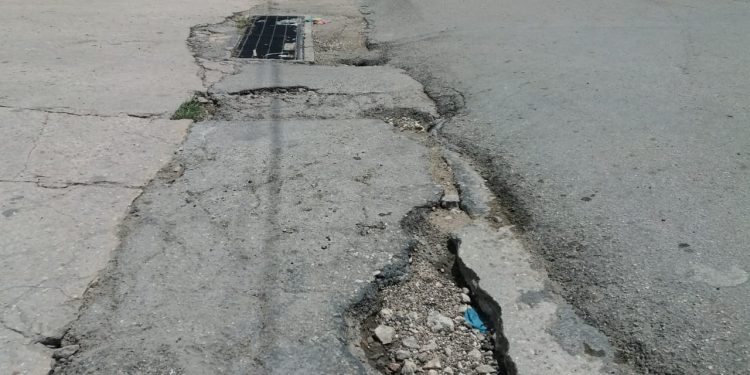 INUNDAN BACHES LAS CALLES DE FELIPE CARRILLO PUERTO
