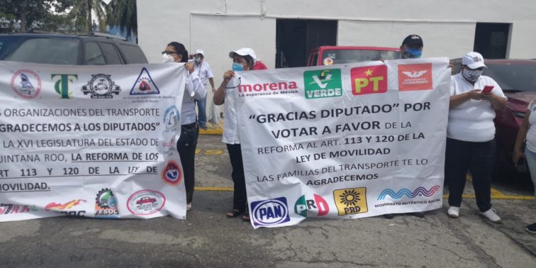 TAXISTAS RESPALDAN INICIATIVA PARA QUE FAMILIARES HEREDEN CONCESIONES DE OPERADORES FALLECIDOS