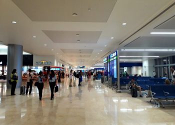 EL AEROPUERTO DE CANCÚN PREVÉ REALIZAR ESTE LUNES 214 OPERACIONES AÉREAS