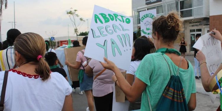FEMINICIDAS EXHORTAN AL CONGRESO PARA INTERRUPCIÓN AL EMBARAZO EN Q. ROO