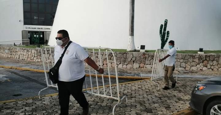 RETIRAN VALLAS DEL CONGRESO DEL ESTADO