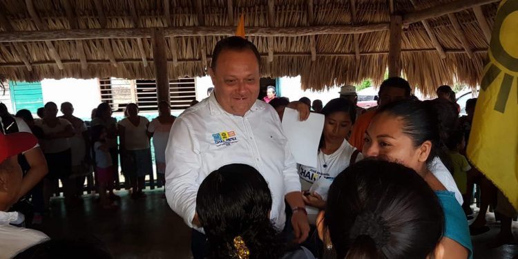 CHAC ME’EX SÓLO SE HA DEDICADO A REGALAR LÁMINAS EN COMUNIDADES