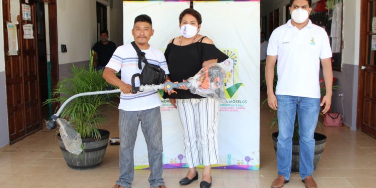 ENTREGA SOFÍA ALCOCER DESBROZADORA A LA COMUNIDAD DE LA ESPERANZA