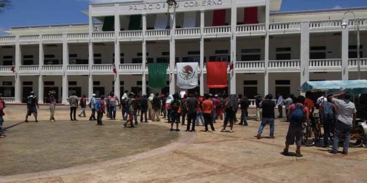 EL SOL SALE PARA TODOS, DICE FUNCIONARIO ANTE CONFLICTO ENTRE TRANSPORTISTAS