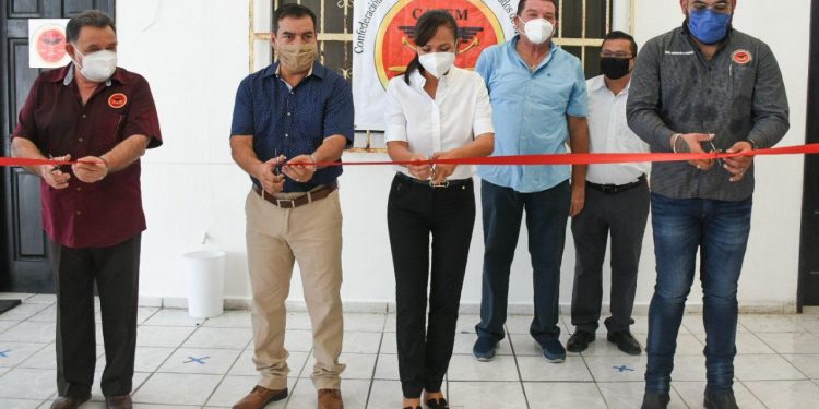 INAUGURA LAURA FERNÁNDEZ OFICINAS DE LA CATEM EN PUERTO MORELOS