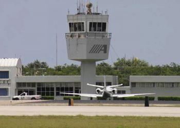ABANDONAN AERONAVE EN AEROPUERTO INTERNACIONAL DE CHETUMAL