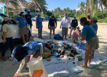 PLAYAS LIMPIAS Y SANAS AL RECOLECTAR 487 KG DE RESIDUOS EN XCACEL-XCACELITO