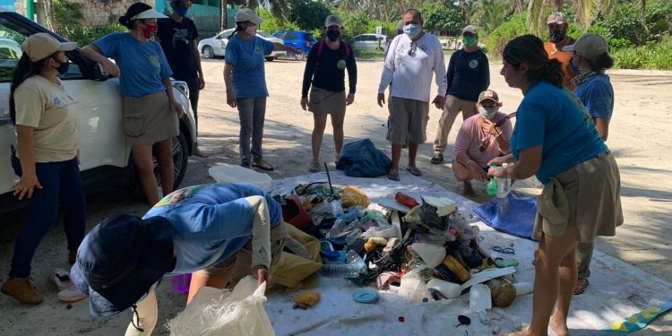 PLAYAS LIMPIAS Y SANAS AL RECOLECTAR 487 KG DE RESIDUOS EN XCACEL-XCACELITO