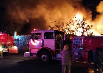 QUEMAN VEHÍCULO Y CASA EN CHETUMAL