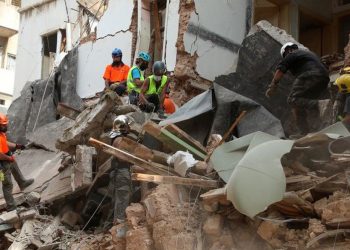 A UN MES DE LA EXPLOSIÓN EN BEIRUT, DETECTAN POSIBLE SIGNO DE VIDA BAJO LOS ESCOMBROS