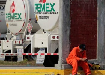 AMLO BUSCARÁ MODIFICAR CONSTITUCIÓN SI NO LOGRA FORTALECER A PEMEX Y CFE