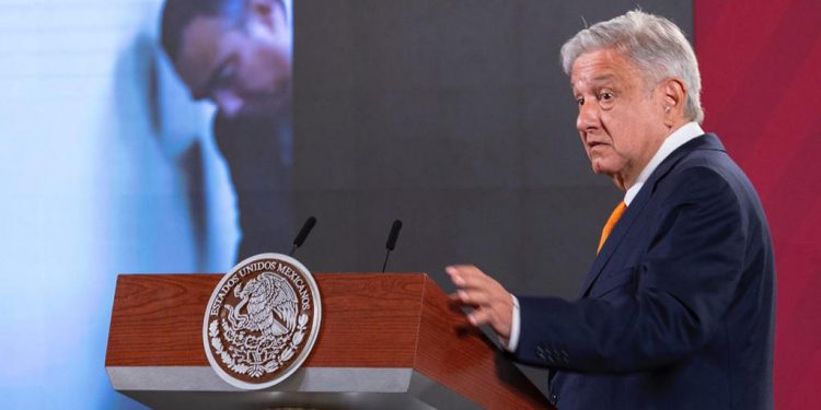 AMLO RECLAMA QUE CARTA EN APOYO A SU GOBIERNO NO TUVO LA MISMA DIFUSIÓN