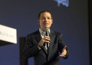 ANAYA DEMANDA FORMALMENTE A EMILIO LOZOYA POR DAÑO MORAL
