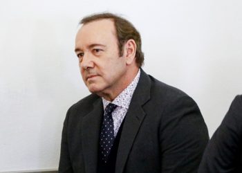 ANTHONY RAPP Y OTRO HOMBRE DEMANDAN A KEVIN SPACEY POR ASALTO SEXUAL