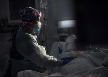CHILE, CON LEVE REPUNTE EN TASA DE POSITIVIDAD DE CORONAVIRUS TRAS FIESTAS PATRIAS