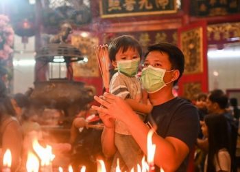 CHINA CELEBRA EL “ÉXITO” CONTRA EL CORONAVIRUS