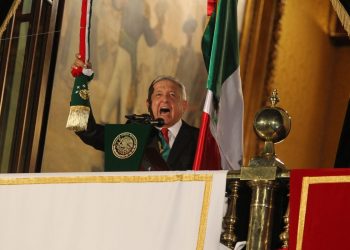 CON ‘LLAMA DE LA ESPERANZA’, PIROTECNIA Y SIN PÚBLICO, AMLO DARÁ GRITO DE INDEPENDENCIA