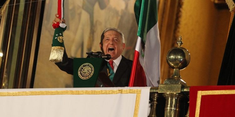 CON ‘LLAMA DE LA ESPERANZA’, PIROTECNIA Y SIN PÚBLICO, AMLO DARÁ GRITO DE INDEPENDENCIA