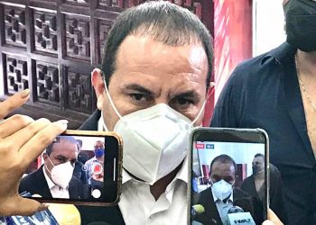 CUAUHTÉMOC BLANCO FALLA EN MATEMÁTICAS Y LE LLUEVEN MEMES