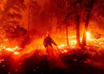 DECENAS DE INCENDIOS EN EL OESTE DE EU COBRAN LA VIDA DE SIETE PERSONAS