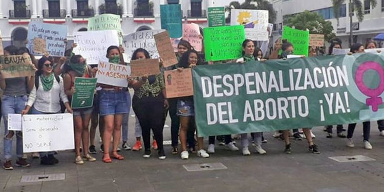 EN TABASCO, FEMINISTAS EXIGEN ABORTO LEGAL, SEGURO Y GRATUITO