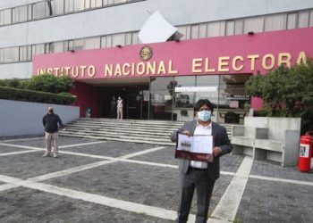 GIBRÁN RAMÍREZ SE REGISTRA ANTE EL INE COMO CANDIDATO A LA PRESIDENCIA DE MORENA