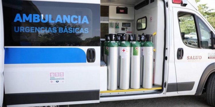 GOBIERNO DEL ESTADO DOTA CON MÁS TANQUES DE OXÍGENO A AMBULANCIAS DE LA SECRETARÍA DE SALUD DE YUCATÁN