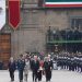 GUARDAN MINUTO DE SILENCIO POR VÍCTIMAS DEL COVID-19 DURANTE DESFILE MILITAR DE INDEPENDENCIA