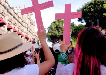 HOMICIDIO DOLOSO, FEMINICIDIOS Y VIOLENCIA FAMILIAR AUMENTAN EN MÉXICO: DURAZO