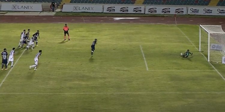 CIMARRONES QUITA INVICTO A PUMAS TABASCO
