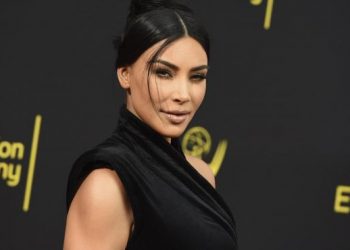 KIM KARDASHIAN Y OTROS FAMOSOS PROTESTAN CONTRA FACEBOOK E INSTAGRAM