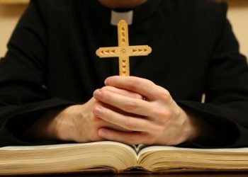LA IGLESIA CATÓLICA PIDE A ISRAEL QUE PERMITA ENTRAR A CURAS Y RELIGIOSOS