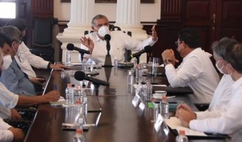 LLAMA ADÁN AUGUSTO A LA UNIDAD DE LA COMUNIDAD UNIVERSITARIA PARA RESOLVER CRISIS DE LA UJAT