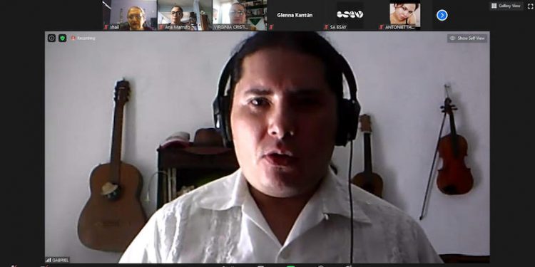 LOGRA ESAY 29 EXÁMENES DE GRADO A DISTANCIA, CON 12 MENCIONES HONORÍFICAS