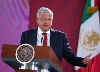 LOPEZ OBRADOR PROPONE RIFAR PLAYA ADQUIRIDA POR FUNCIONARIOS DEL GOBIERNO DE CALDERÓN