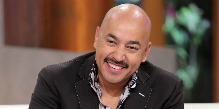 LUPILLO RIVERA PRESENTA A SU NOVIA: «ESTOY FELIZMENTE ENAMORADO»