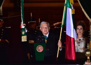 LÓPEZ OBRADOR DA EL GRITO EN UN ZÓCALO VACÍO