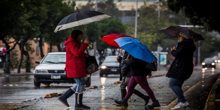MASA DE AIRE FRÍO Y DEPRESIÓN TROPICAL PROVOCARÁN LLUVIAS EN GRAN PARTE DE LA REPÚBLICA MEXICANA