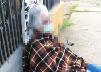 MUJER ECHA A SU MADRE DE 88 AÑOS A LA CALLE EN PLENA PANDEMIA