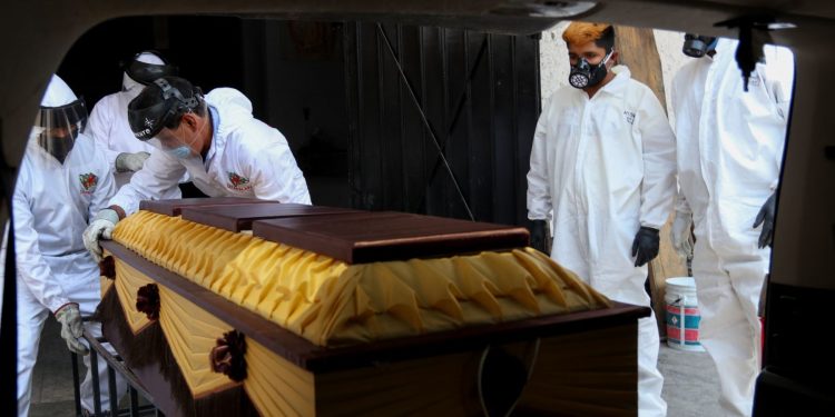 MÉXICO TIENE ALTA MORTALIDAD EN COVID-19