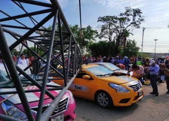 NO SE CERRARÁ VIALIDAD PESE A ACCIDENTE EN OBRA DEL DISTRIBUIDOR VEHICULAR EN AV. UNIVERSIDAD
