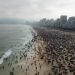 PESE A RESTRICCIONES, LLENAN LAS PLAYAS DE RÍO DE JANEIRO