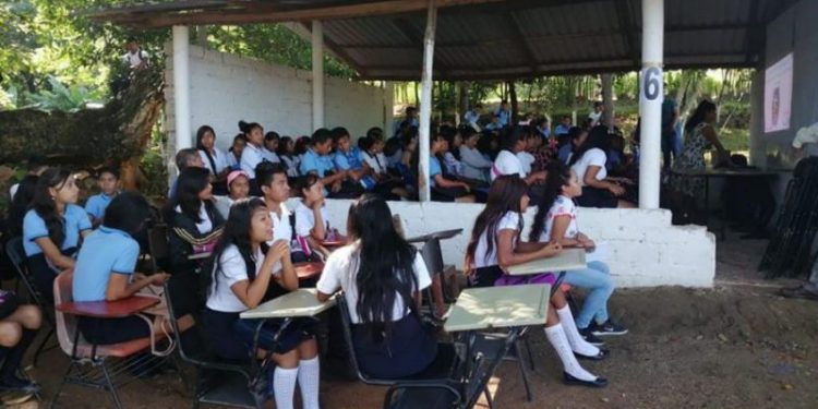 PESE A SEMÁFORO VERDE, PADRES PODRÁN DECIDIR SI MANDAN A SUS HIJOS A CLASES PRESENCIALES: SEP