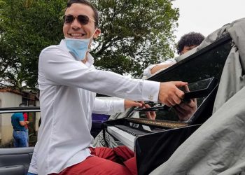 PIANISTA ESPARCE ‘DESINFECCIÓN MUSICAL’ CONTRA COVID-19 EN VENEZUELA