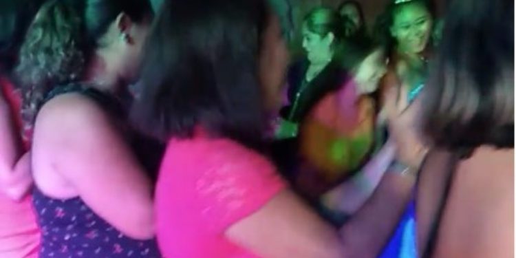 PODRÍAN SANCIONAR A DELEGADA DE LA COLONIA PRIMERO DE MAYO POR AUTORIZAR FIESTA DE XV AÑOS